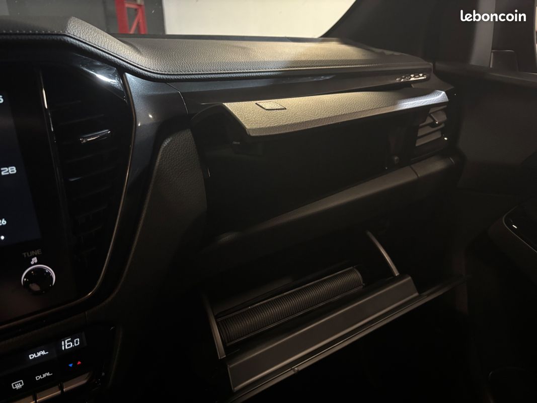 ISUZU D-MAX Dmax CREW 2,2L Nitro Sport / Pas de malus / TVA Récuperable / ATTELAGE /HARD TOP (image 24)