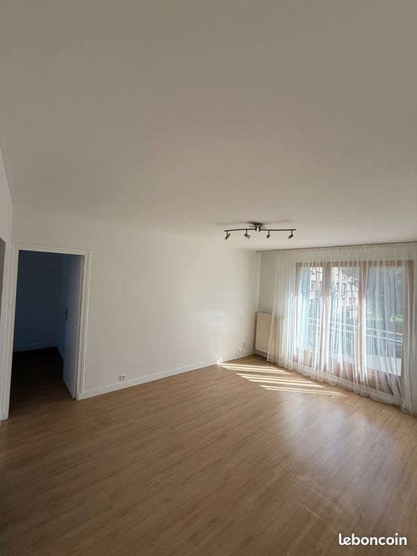 Appartement 3 pièces 52 m² · à Saint-Martin-d'Hères · 52 m² · 710 €/mois
