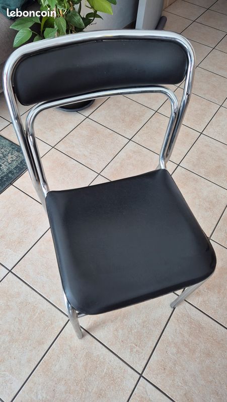 Chaise vintage métal chrome et assise noire – style moderne / industriel (image 3)