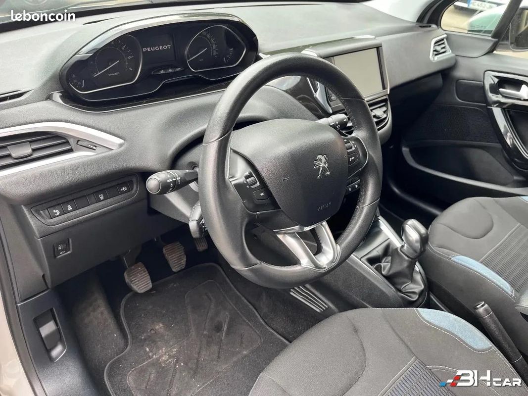 Peugeot 208 GENERATION-I 1.2 PURETECH 80 ALLURE (image 7)