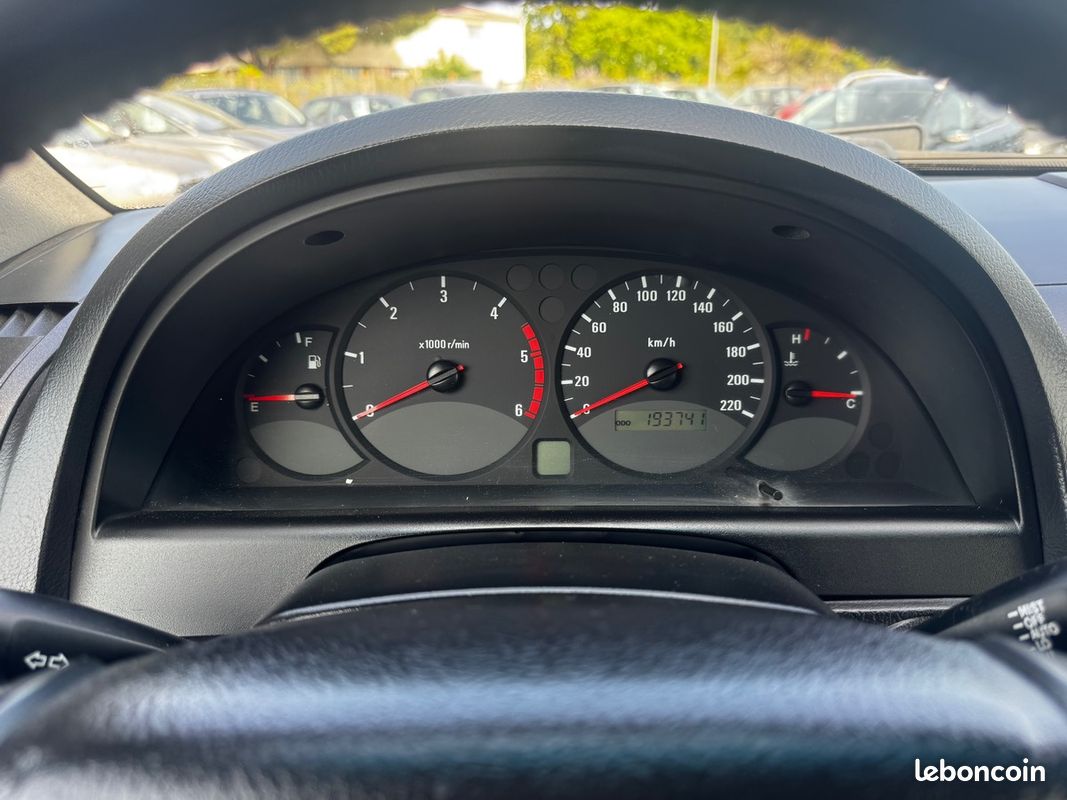 Ssangyong Rexton II 2.7 Xdi 163 CV / 4x4 / BOITE AUTOMATIQUE / CUIR / CLIM AUTO / ATTELAGE (image 19)