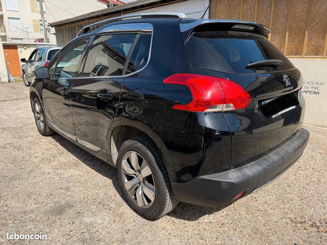 Peugeot 2008 1.6EHDI ALURE CARNET ENTRETIEN SUIVI KIT DISTRIBUTION NEUVE GPS PAIEMENT 4 OU 10 FOIS (image 3)