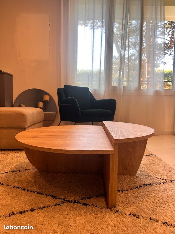 Table basse en bois clair (image 3)
