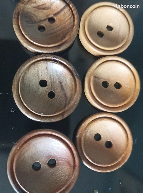 Lot De Boutons Neufs : 5 Boutons De 2,6cm Et 49 Boutons De 2,4cm - Parfait Pour Couture Et Customisation !