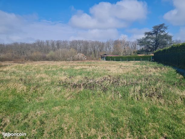Terrain 1051 m² BRUGHEAS