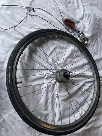 Lot De Dynamos Et Lampes De Phares Anciens Pour Vélo - Années 20-30 - Pour Pièces