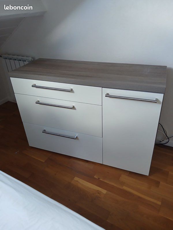 Commode (image 1)
