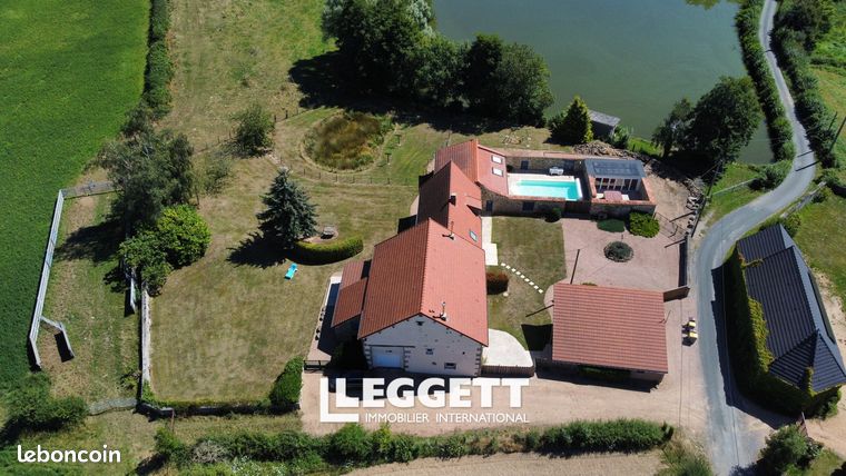 Maison 11 pièces 320 m²