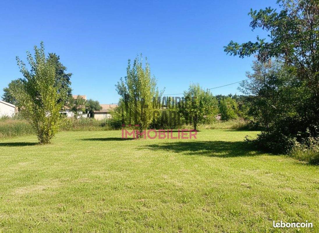 Terrain 726 m² · à L'Isle-sur-la-Sorgue · 726 m² · 234 000 €