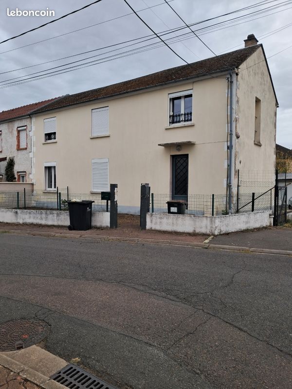 Maison 4 pièces 104 m² · à La Charité-sur-Loire · 104 m² · 115 000 €