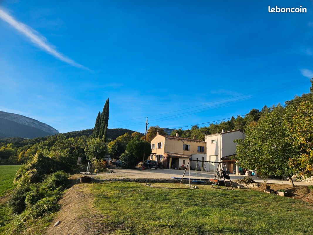 Maison 8 pièces 215 m² · à Aouste-sur-Sye · 215 m² · 499 000 €