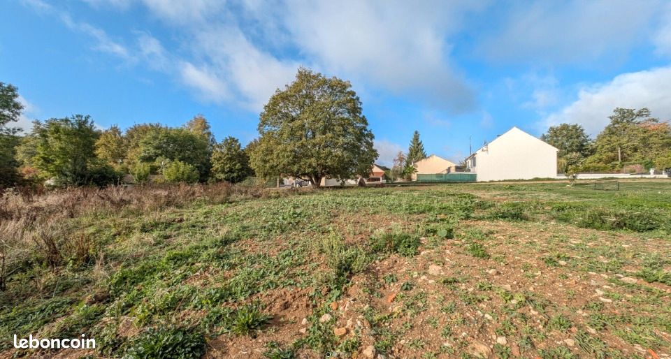 Terrain 736 m² · à Villeneuve-sur-Bellot · 63 000 €