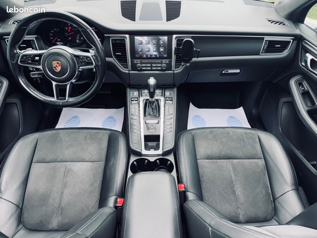 Porsche Macan 2.0L 252CH PDK + TOIT OUVRANT + SUIVI PORSCHE + SIEGES CHAUFFANTS/ELEC + CAMERA DE RECUL + GARANTIE 12 MOIS (image 8)
