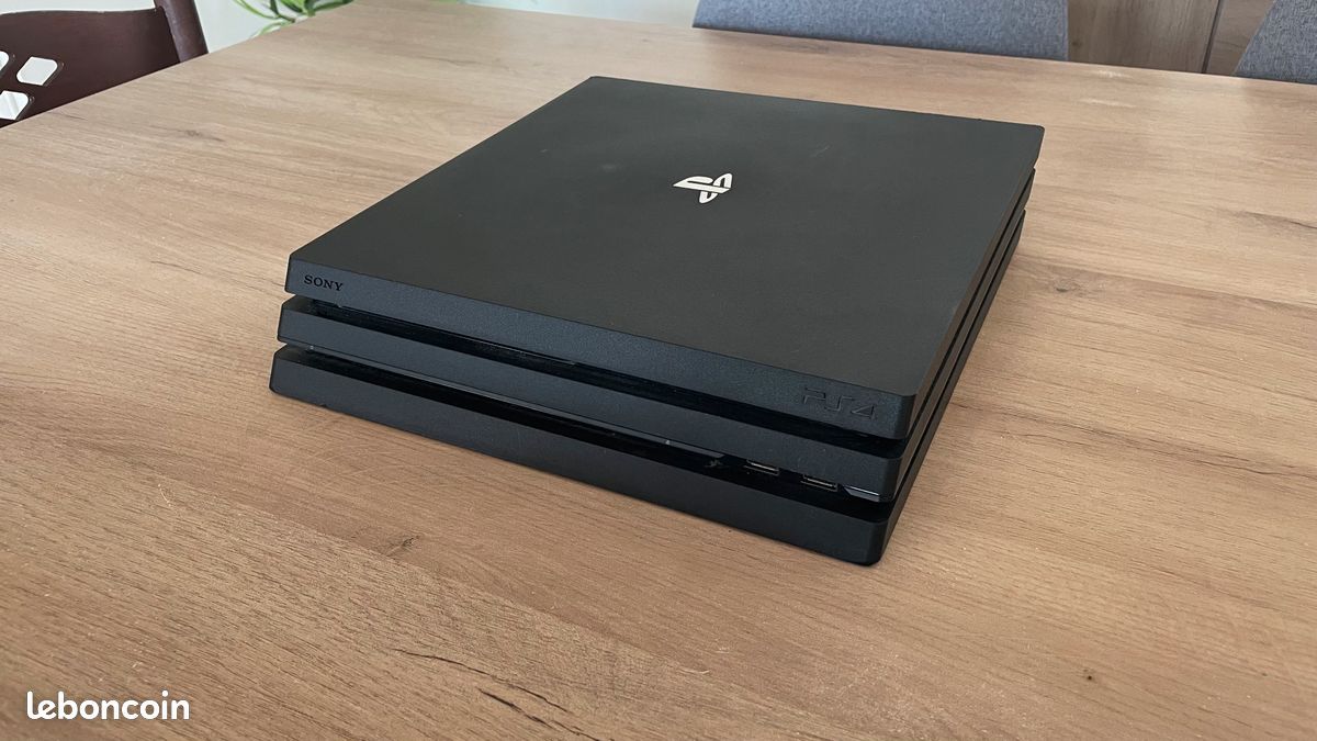 PS4 pro 1 To + 2 manettes (image 2)