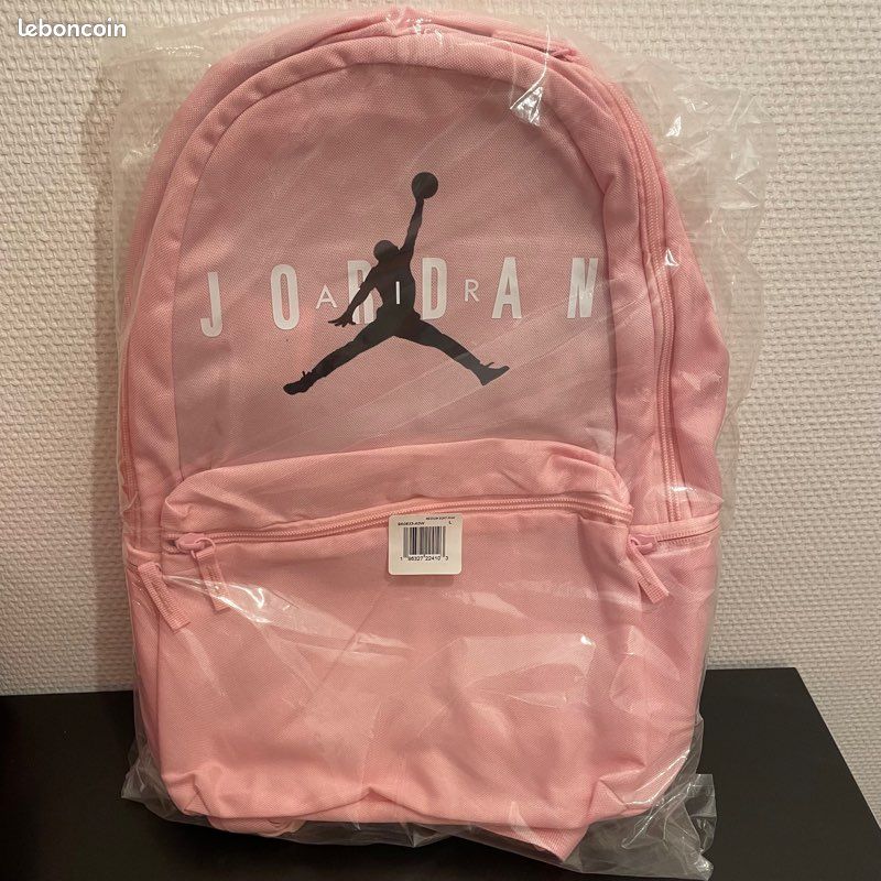 Sac à dos rose Air Jordan neuf Accessoires Bagagerie - Main Image