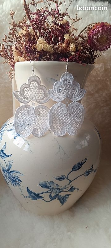 Boucles d oreilles pomme et fleur blanc bohème vintage (image 1)