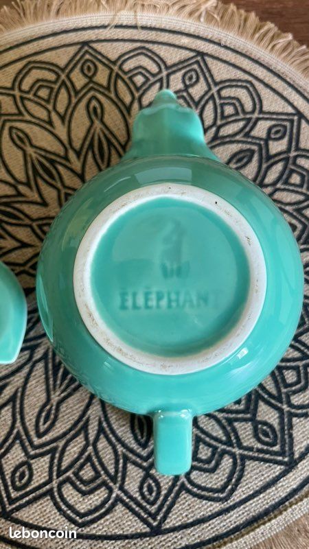 Ancienne théière cafetière en céramique signé niderviller