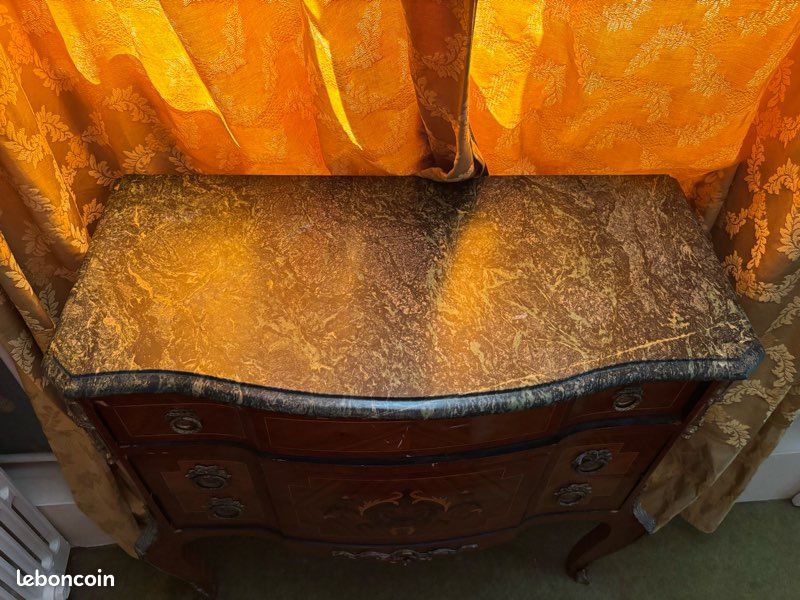 Commode Louis XV marqueté (image 2)
