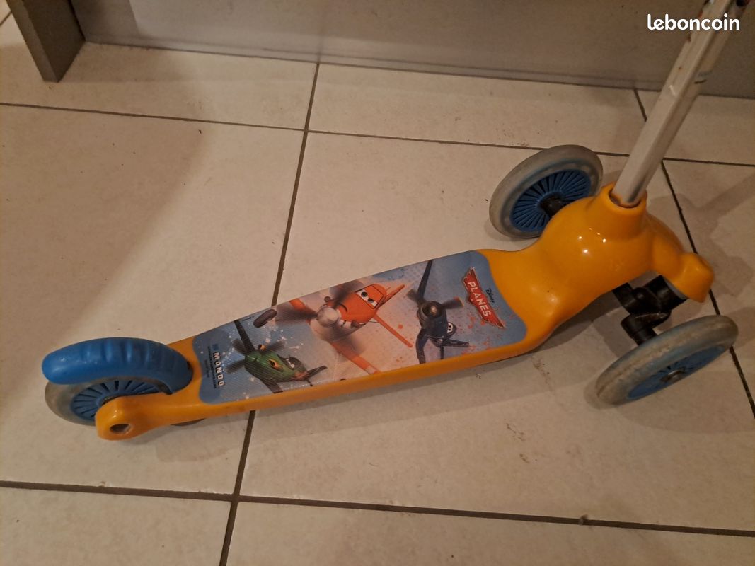 Trotinette 3 roues "planes" (image 2)