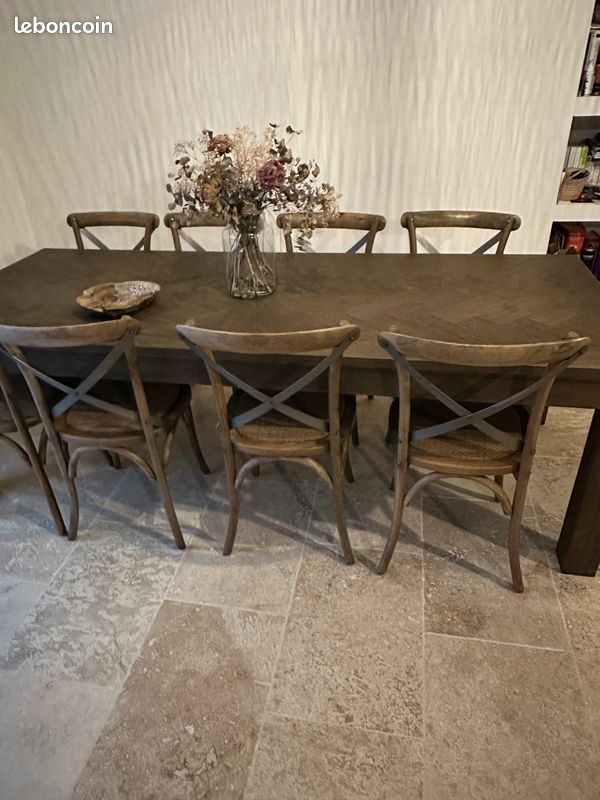 Table (image 1)