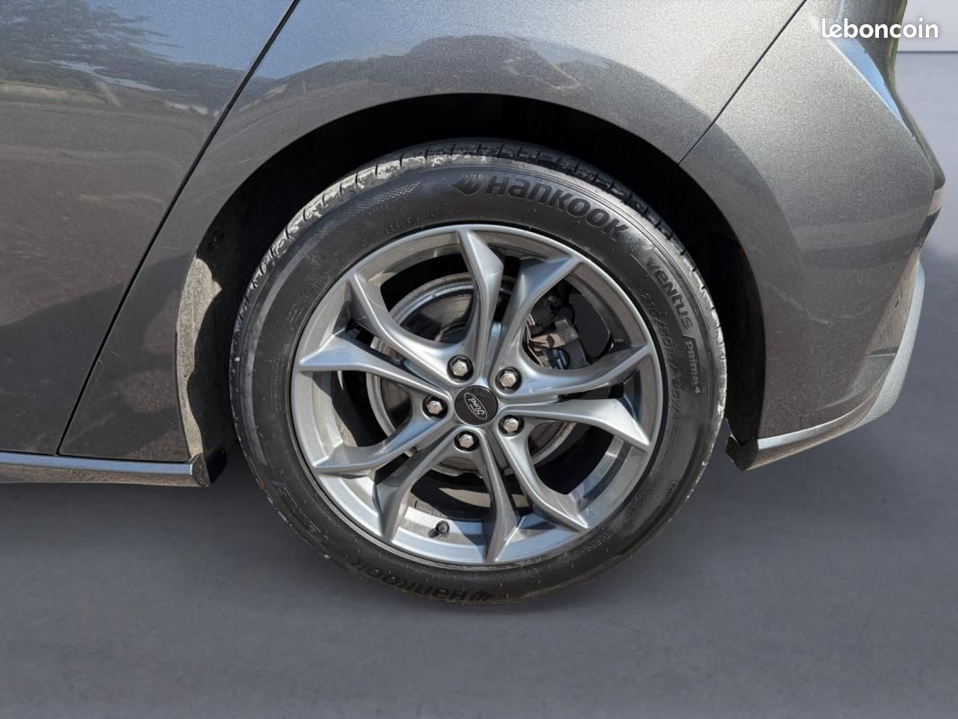 Ford Focus IV 1.0 ECOBOOST 125 S&S ST-LINE (image 17)