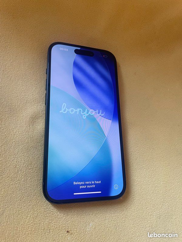 I Phone 15 - 128Go - état neuf (image 1)