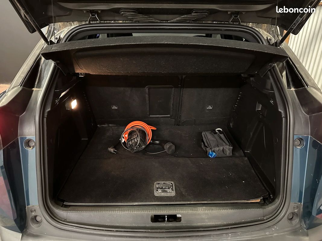 Peugeot 3008 II 1.6 THP Hybrid 225 GT (image 21)
