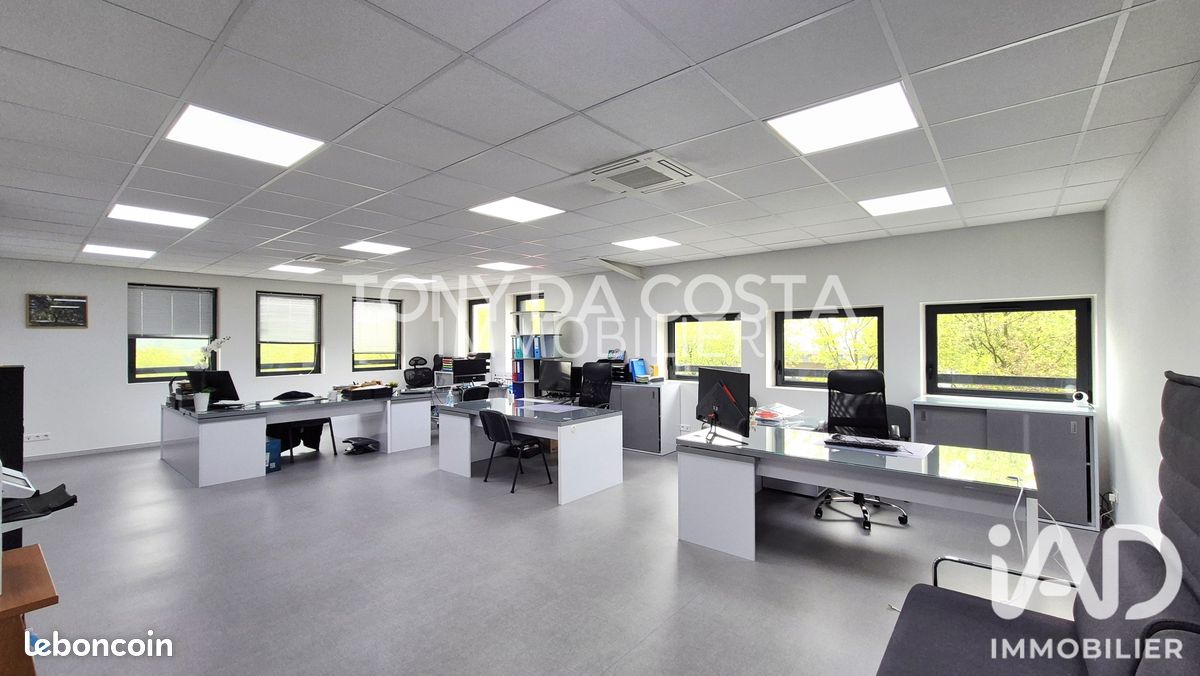 Immeuble 102 m² · à Bussy-Saint-Georges · 102 m² · 246 000 €