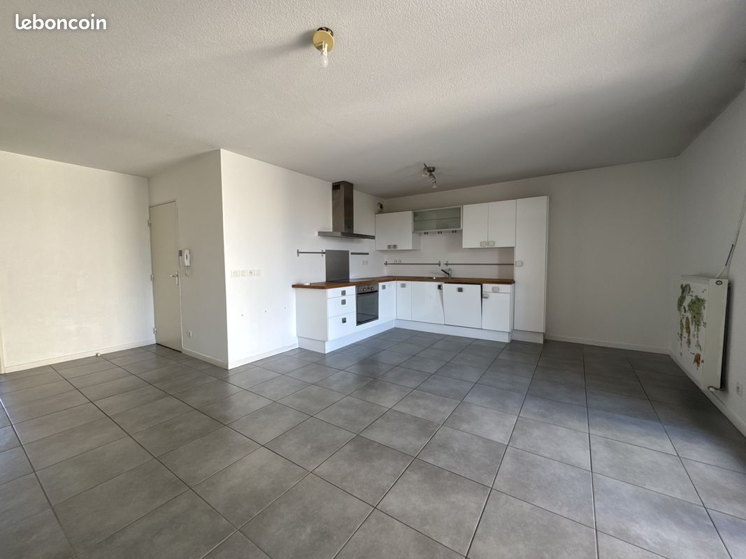 Appartement 4 pièces 74 m² · à Grenoble · 74 m² · 185 000 €