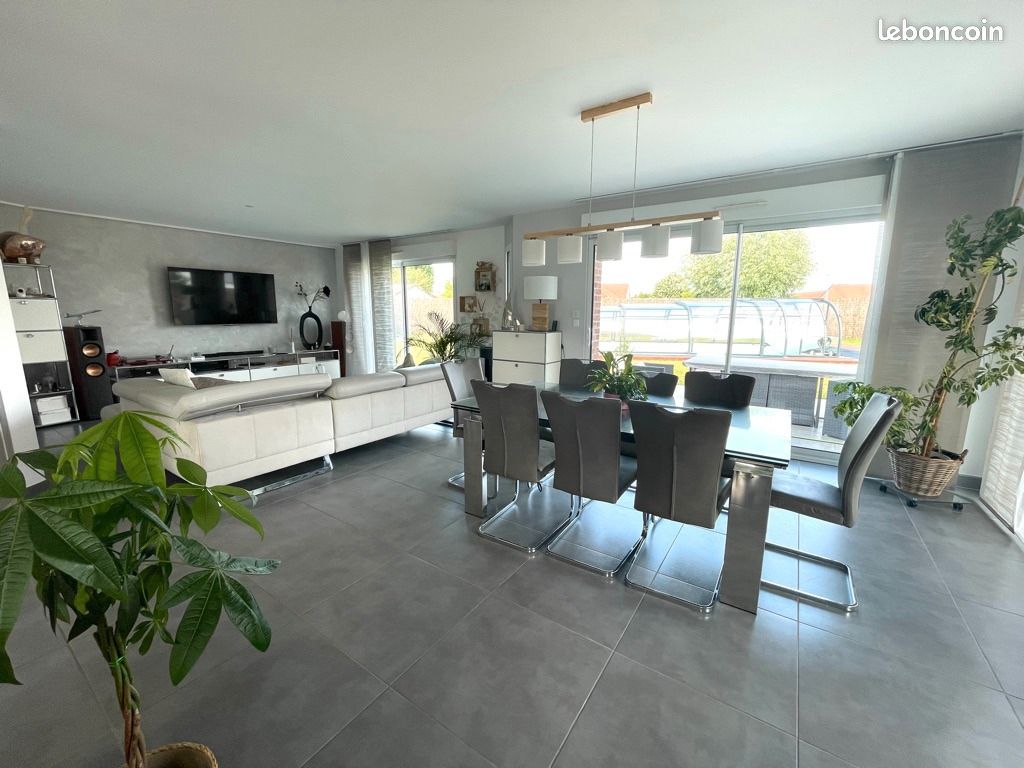 Maison 8 pièces 170 m² · à Allennes-les-Marais · 170 m² · 588 000 €