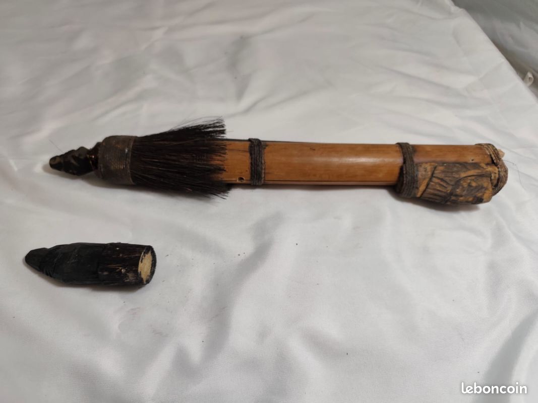 Unknown - Figure en bois sculpté « Femme », créée en Indonésie u cours