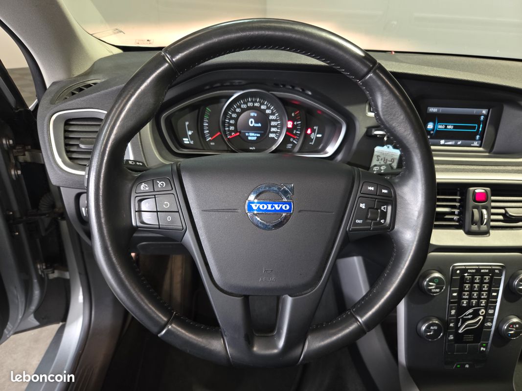 Volvo v40 ii d2 115ch kinetic 27/07/2015 90207km (image 6)