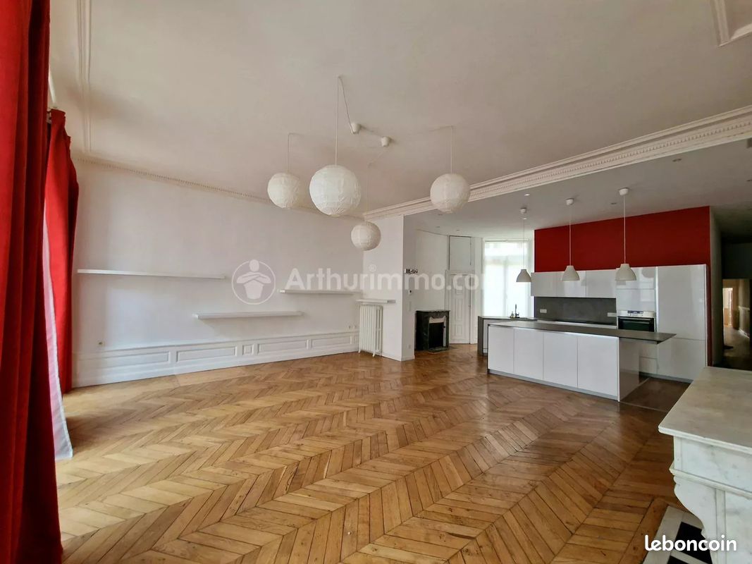 Appartement 4 pièces 131 m² · à Clermont-Ferrand · 131 m² · 1 190 €/mois