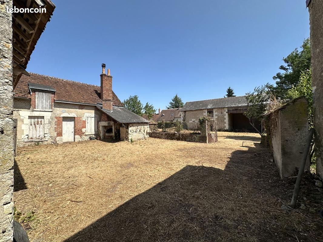 Maison 4 pièces 230 m² · à Cellettes · 230 m² · 144 000 €