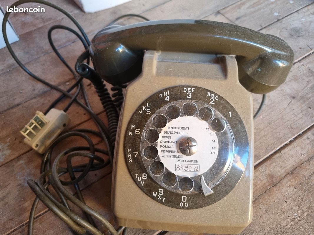 Téléphone ancien (image 1)