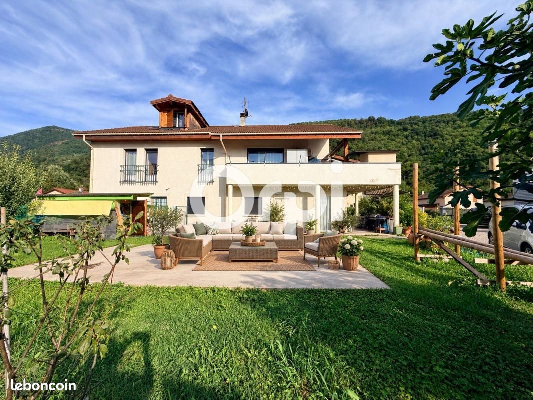 Appartement 5 pièces 180 m² · à Tencin · 180 m² · 420 000 €