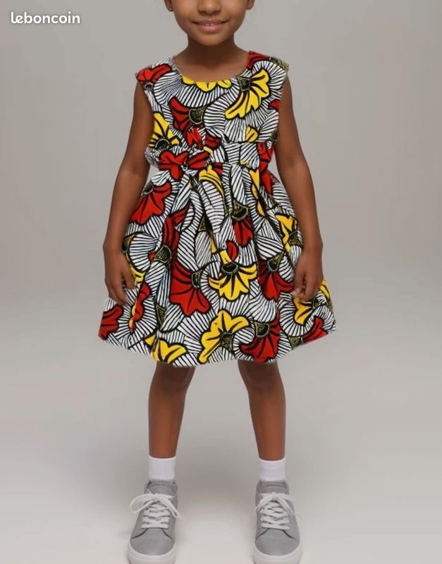 Robe mignonne africaine queen en wax fleur pour petite fille de