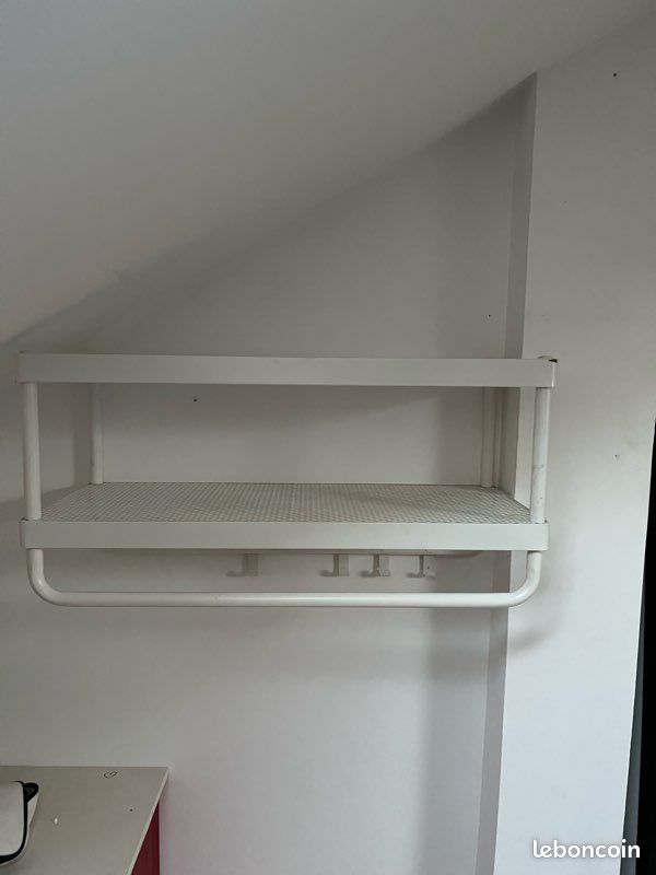Meuble accrocher au mur (image 1)