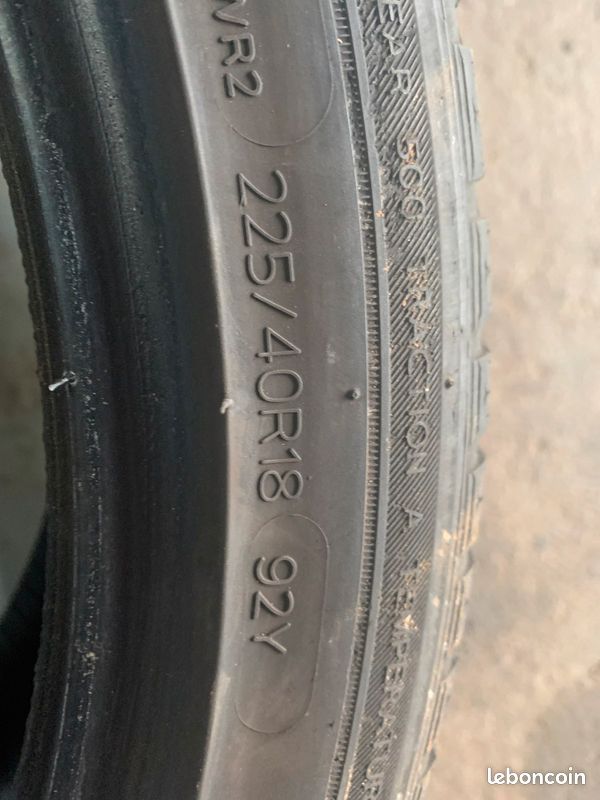 Pneu HANKOOK 225/40 R18 (image 3)