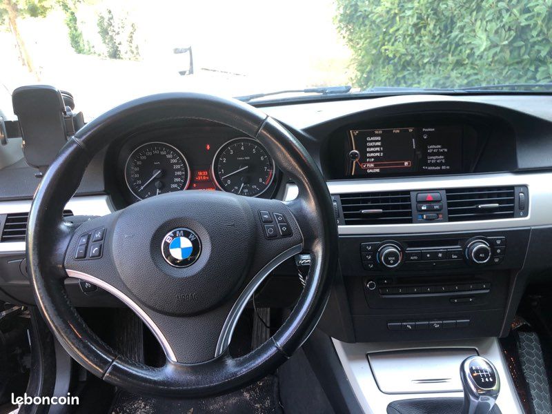 BMW 330i (image 3)