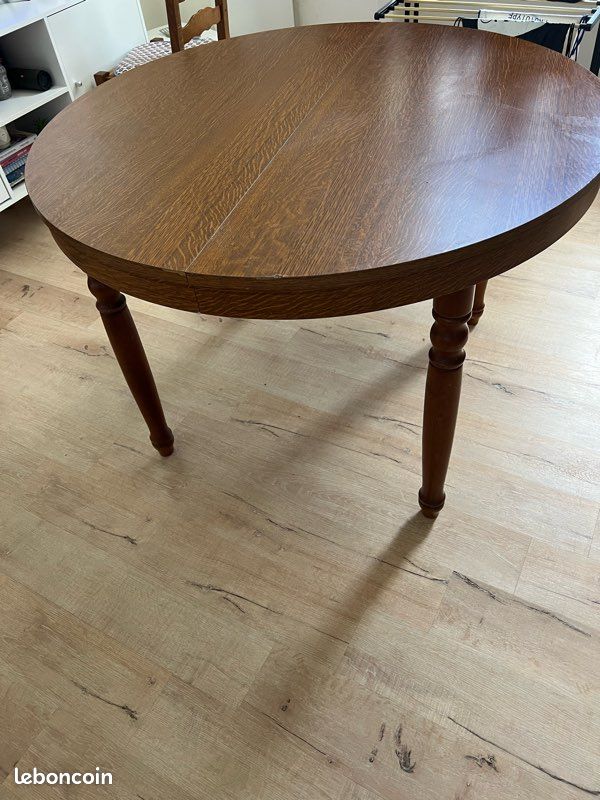 Table+Chaises (image 1)