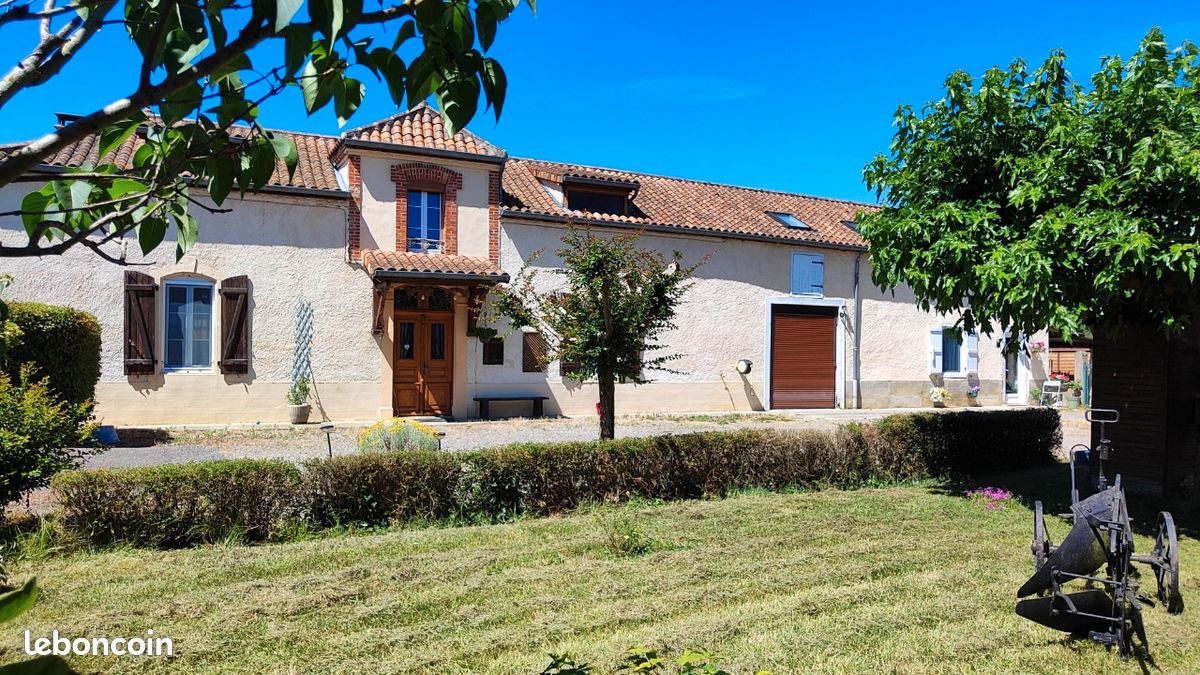 Maison 12 pièces 250 m² · à Villecomtal-sur-Arros · 250 m² · 315 000 €