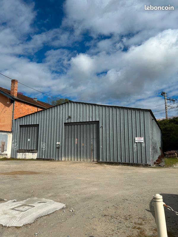 Local commercial 1 pièce 350 m² · à Angoulême · 350 m² · 1 620 €/mois