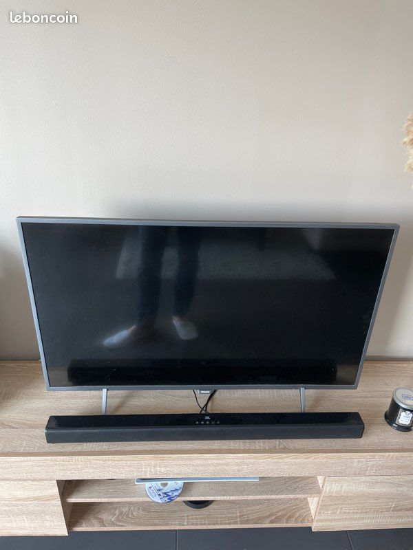 TV Philips Ambilight 107cms (image 1)
