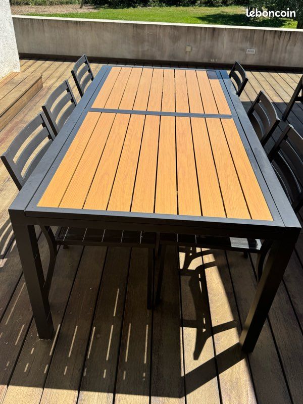 Table et chaises d’extérieur (image 1)