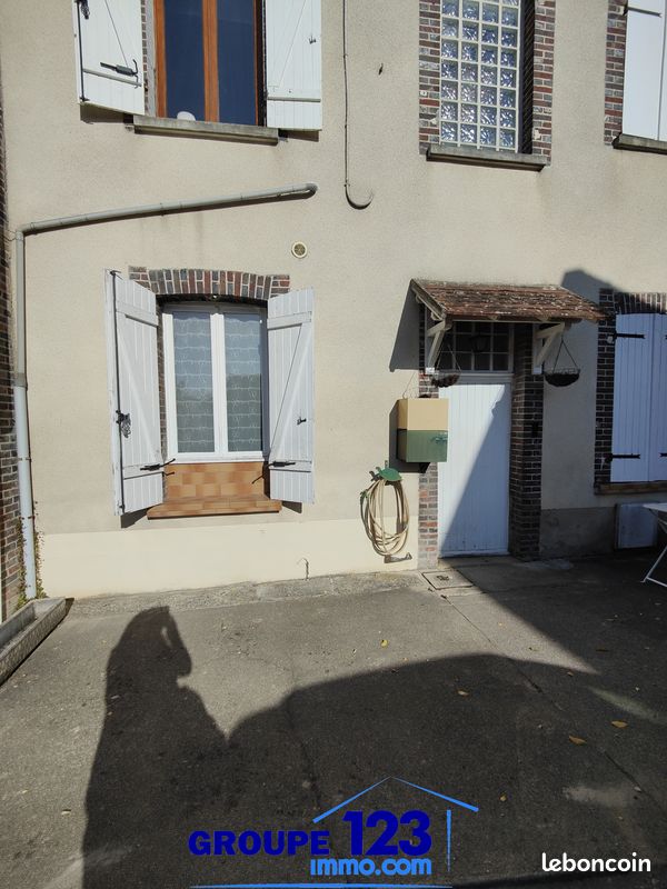 Appartement 1 pièce 27 m² · à Cheny · 27 m² · 350 €/mois