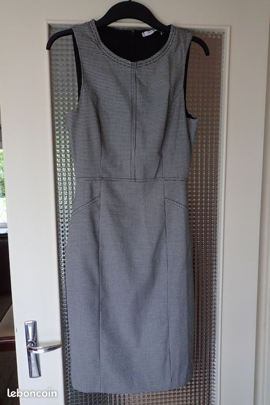 Robe fourreau taille S (image 1)