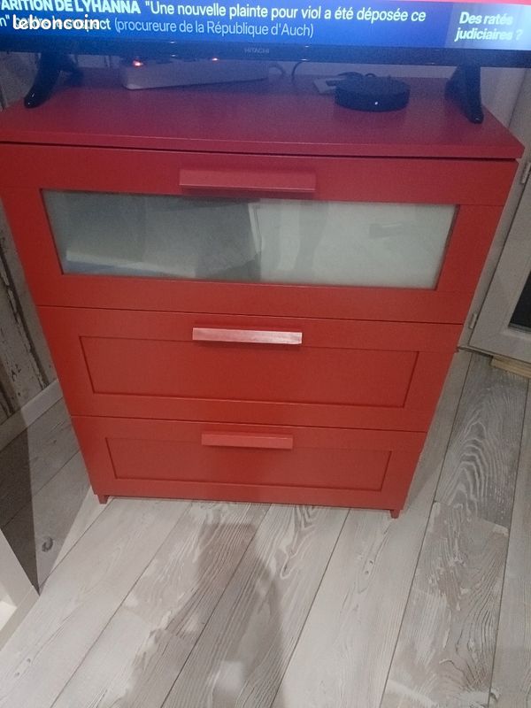 Commode Ikéa rouge (image 1)