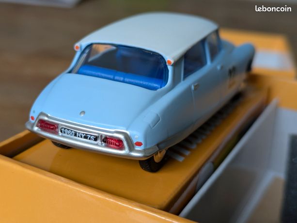 Miniature Minialuxe 1/43 – Citroën DS 19 – Plastique – Ivoire Et Rouge