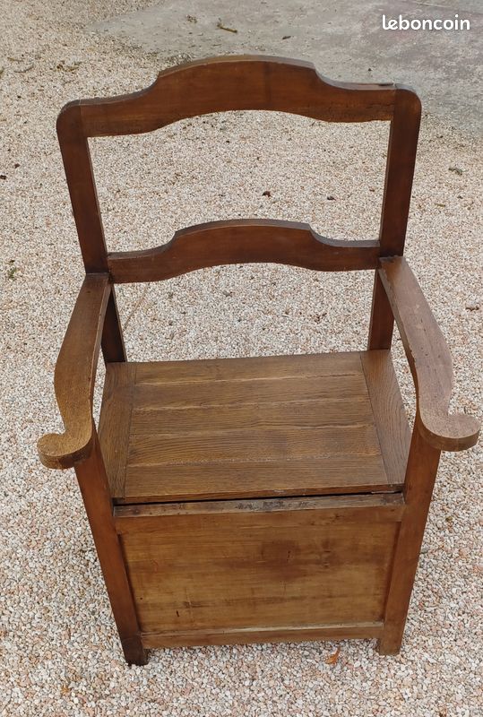 Chaise Coffre en bois (image 1)